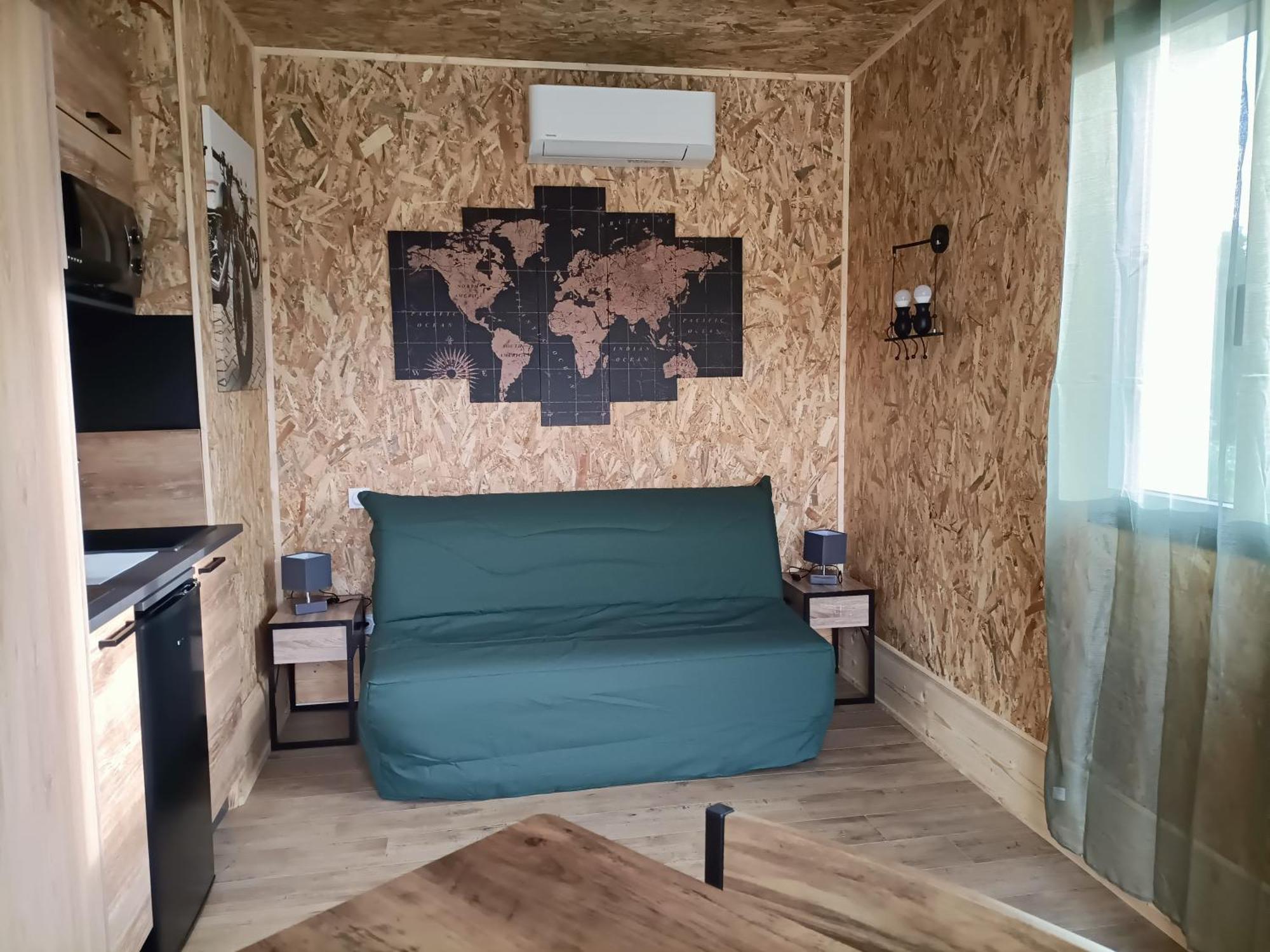 La Cabane Des Jours Heureux Saint-Laurent-de-Carnols Extérieur photo